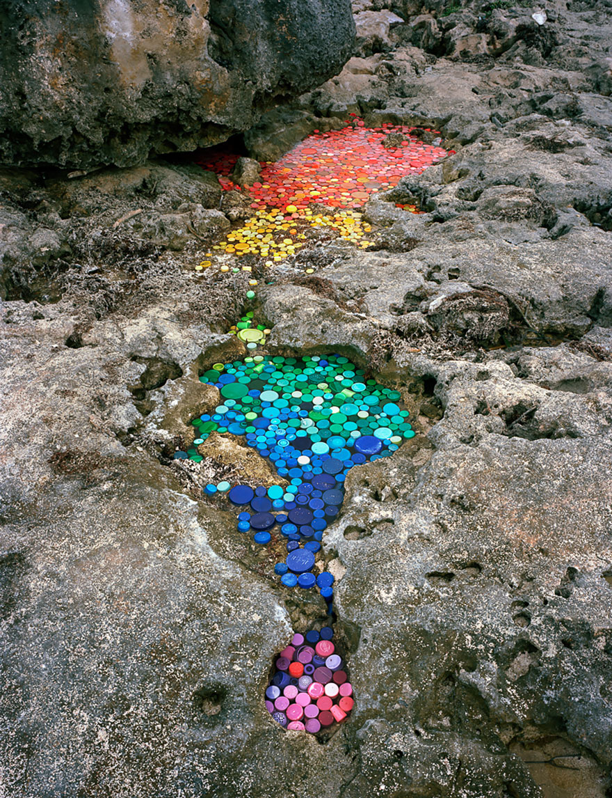 Artist Creates Art From Trash That Washes Up In Mexico From 50 Countries Around The World Artist Creates Art From Trash That Washes Up In Mexico From 50 Countries Around The World