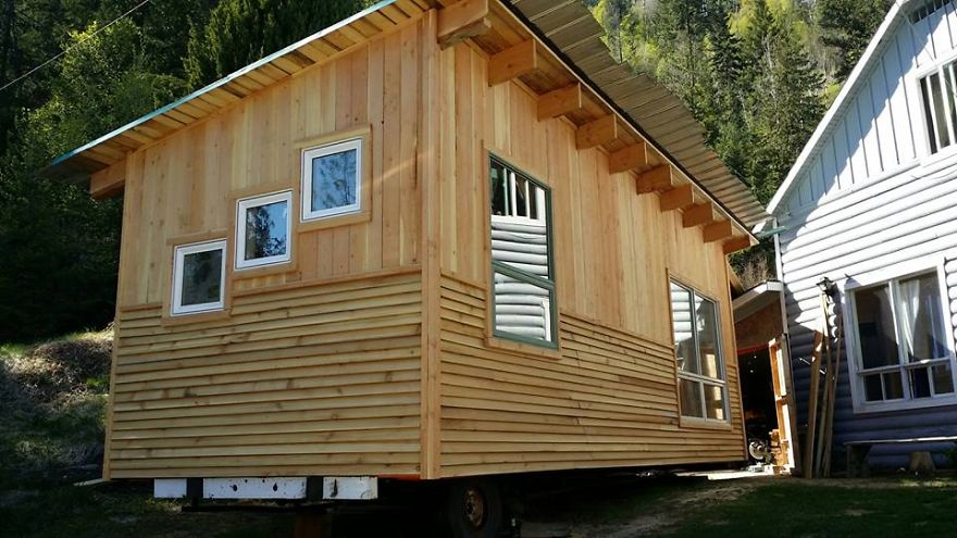 Just Finishing Our 280 Sq Ft Home. It Has Full Kitchen And Bath. Also Stacking Washer Dryer...