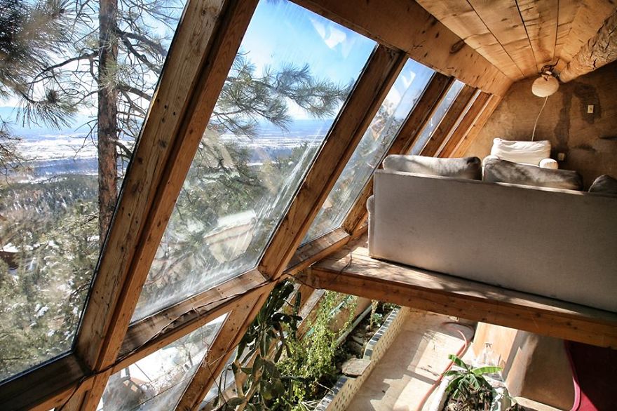 40 Bloody Good Reasons You Need To Build An Earthship