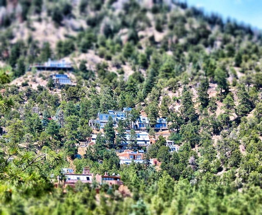 40 Bloody Good Reasons You Need To Build An Earthship