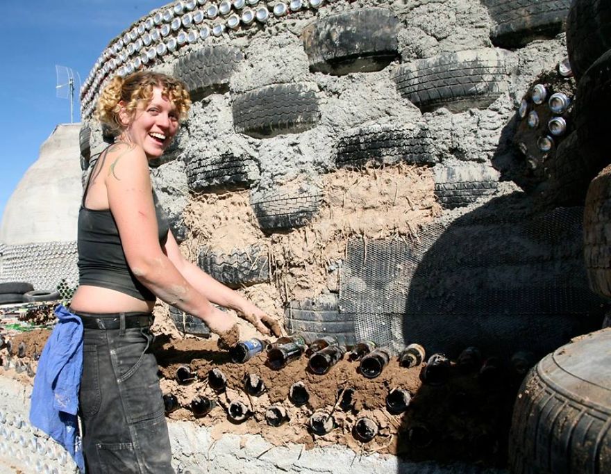 40 Bloody Good Reasons You Need To Build An Earthship