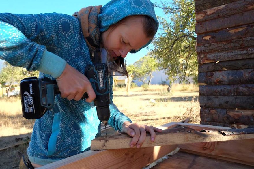 40 Bloody Good Reasons You Need To Build An Earthship