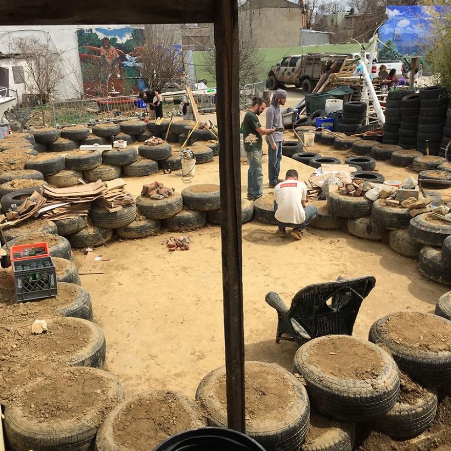 40 Bloody Good Reasons You Need To Build An Earthship