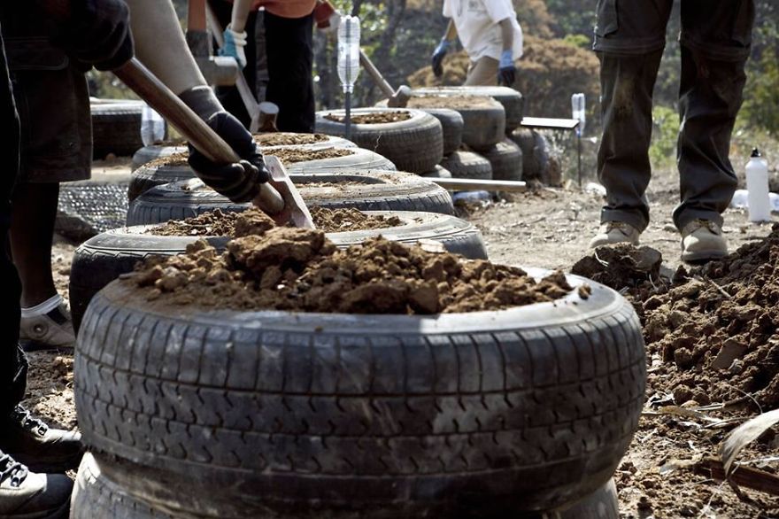 40 Bloody Good Reasons You Need To Build An Earthship