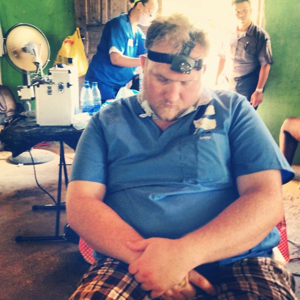 14 Hours No Ac Working A Dental Mission In The Dominican Republic. #yotambienmedormi