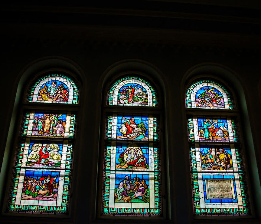 A Photographer Who Clicked 2500 Pictures Of Windows And Doors Of Europe Across 13 Cities