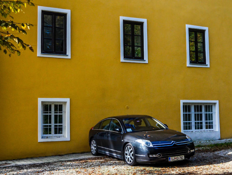 A Photographer Who Clicked 2500 Pictures Of Windows And Doors Of Europe Across 13 Cities