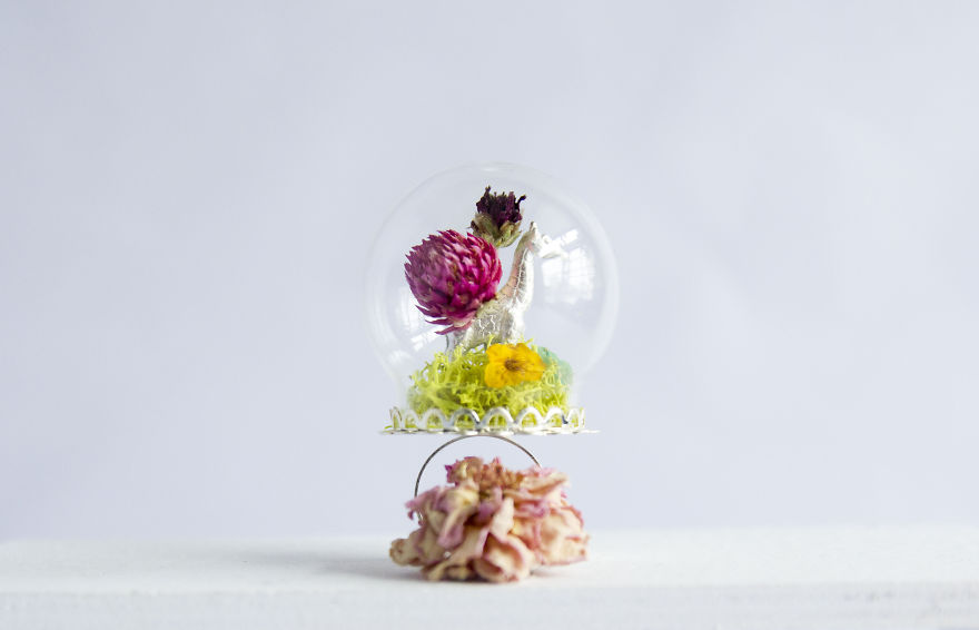 Nature-Scape Jewelry Lets You Carry A Tiny Oasis Nature-Scape Jewelry Lets You Carry A Tiny Oasis