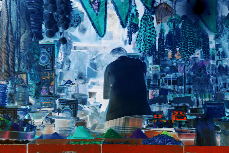 I Photographed Monuments And People Then Turned Them Into Color Negatives They Looked Beautiful