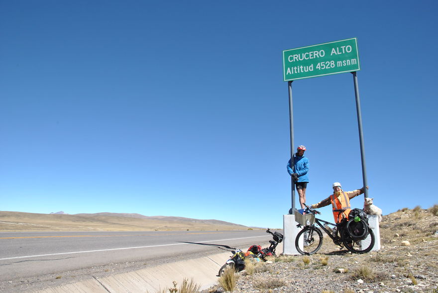 I'm Cycling 26,000 Km Around The World With My Blind Dog Tulku