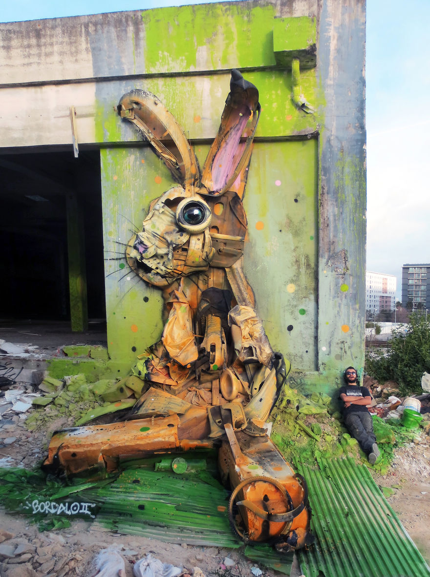 Big Trash Animals: Artist Turns Junk Into Animals To Remind Us About Pollution Big Trash Animals: Artist Turns Junk Into Animals To Remind Us About Pollution