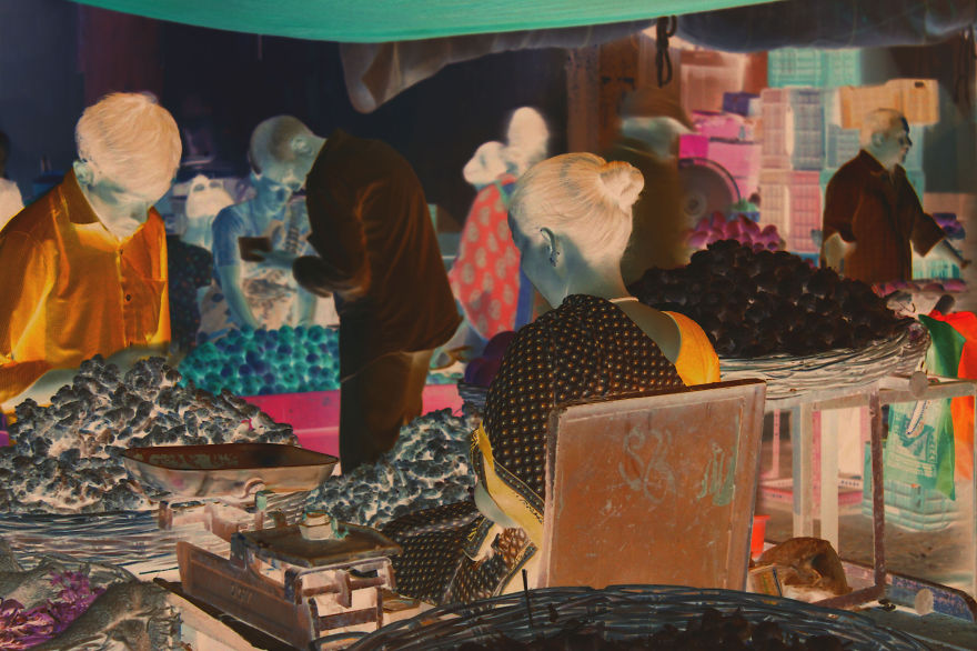 I Photographed Monuments And People Then Turned Them Into Color Negatives They Looked Beautiful