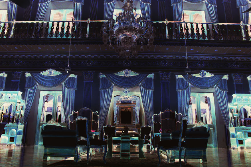 I Photographed Monuments And People Then Turned Them Into Color Negatives They Looked Beautiful