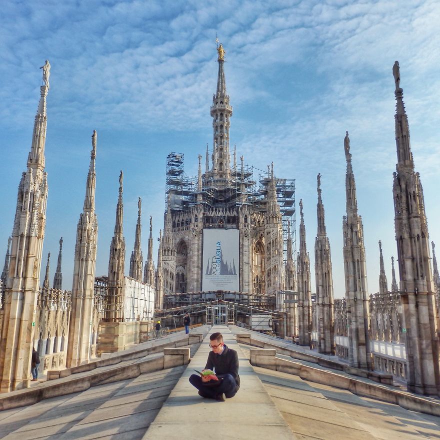 I Show People They Can Read Books Anywhere And Anytime I Show People They Can Read Books Anywhere And Anytime