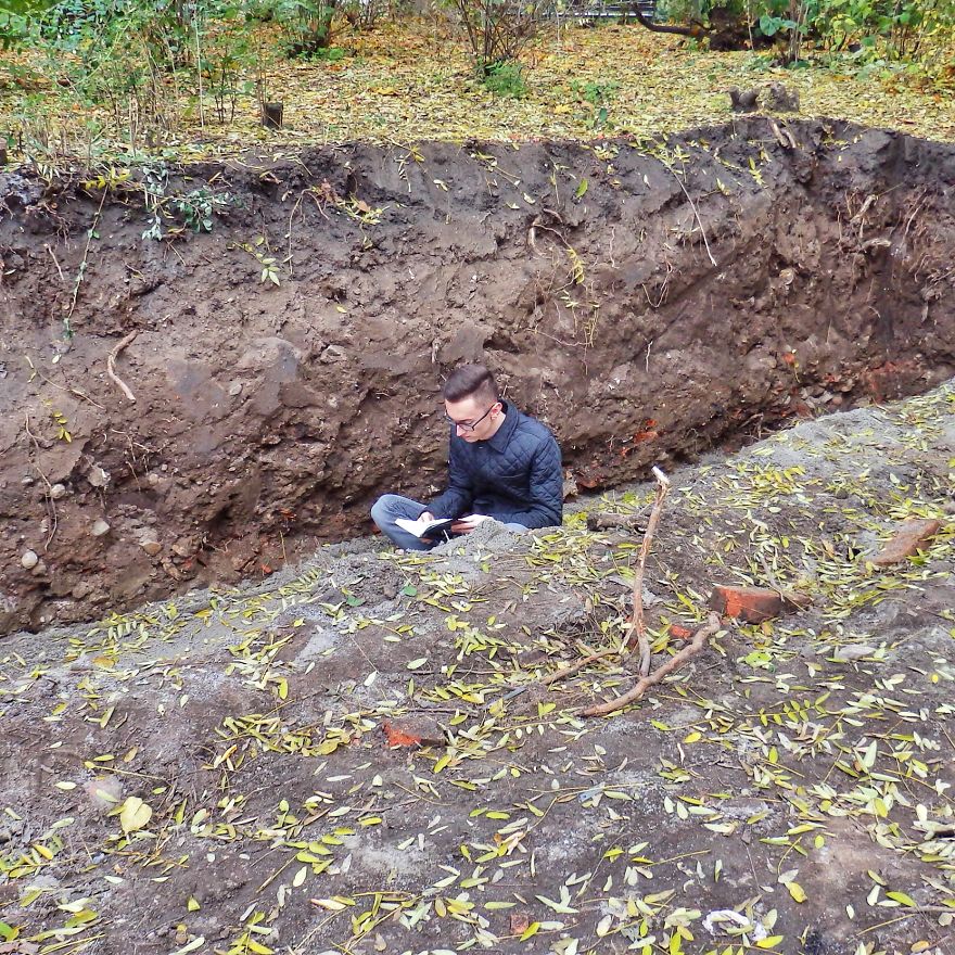 I Show People They Can Read Books Anywhere And Anytime I Show People They Can Read Books Anywhere And Anytime