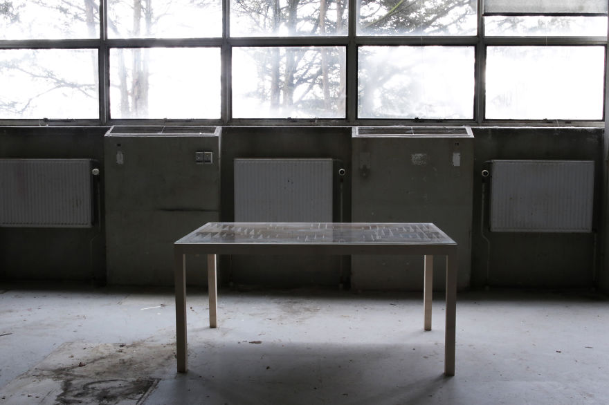 Labyrinth Table: I Created A Maze Table With Movable Magnet Figures Inside