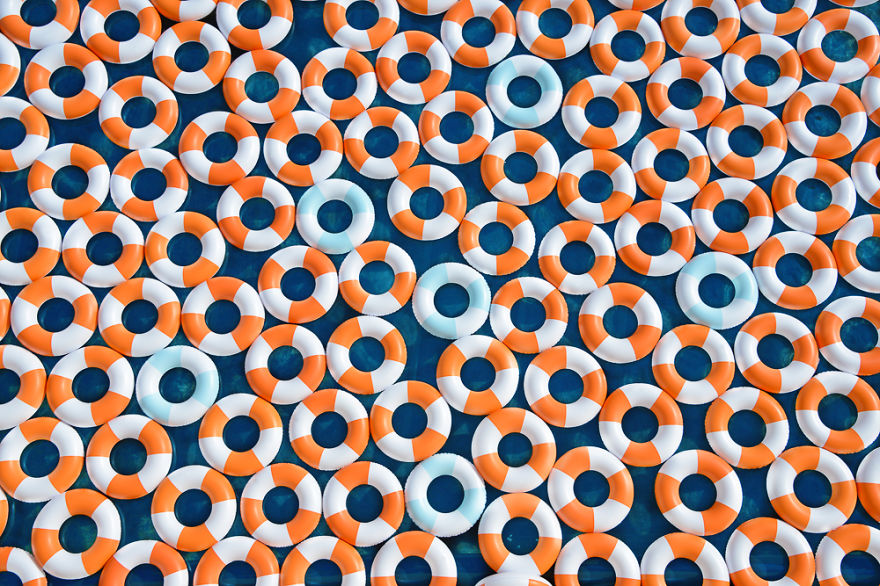 Poolside Photos With 1,000 Inner Tubes Bring Back 1960s Mediterranean Glamor Poolside Photos With 1,000 Inner Tubes Bring Back 1960s Mediterranean Glamor