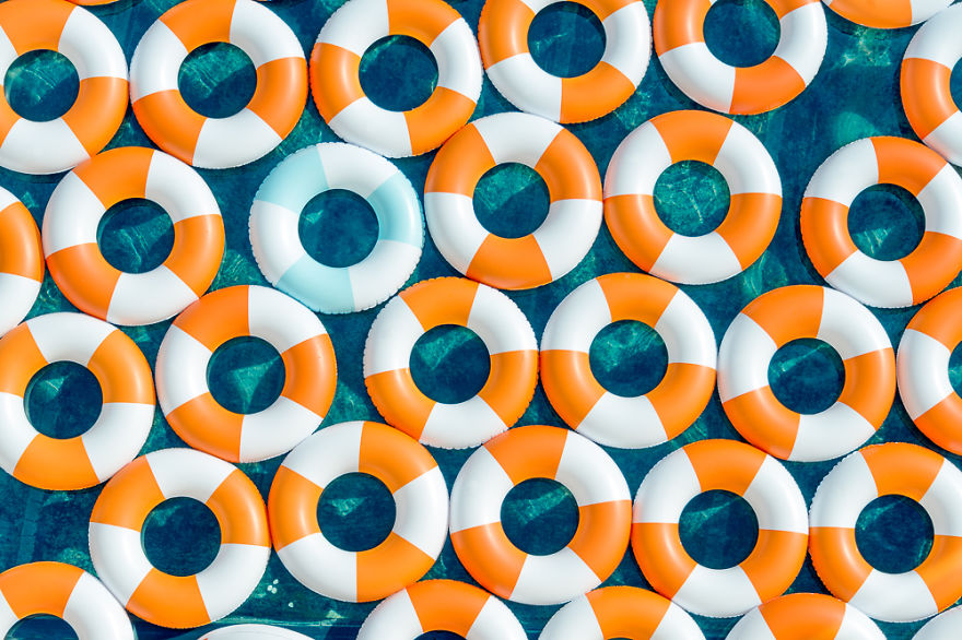 Poolside Photos With 1,000 Inner Tubes Bring Back 1960s Mediterranean Glamor Poolside Photos With 1,000 Inner Tubes Bring Back 1960s Mediterranean Glamor