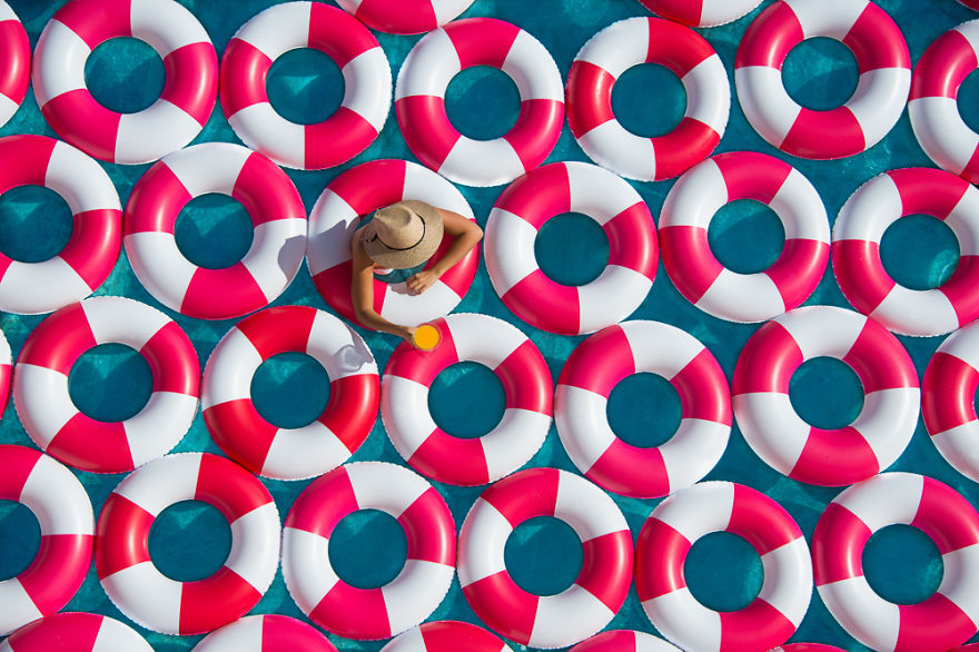 Poolside Photos With 1,000 Inner Tubes Bring Back 1960s Mediterranean Glamor Poolside Photos With 1,000 Inner Tubes Bring Back 1960s Mediterranean Glamor