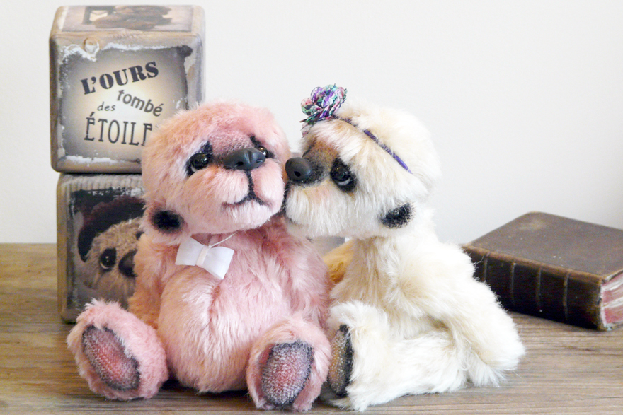 Self-taught French Artist Creates Wistful Yet Heartwarming Creatures Fallen From The Stars Self-taught French Artist Creates Wistful Yet Heartwarming Creatures Fallen From The Stars