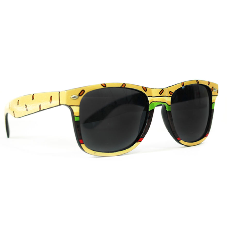 Artist Paints Cartoon Characters On Wayfarer Sunglasses Artist Paints Cartoon Characters On Wayfarer Sunglasses