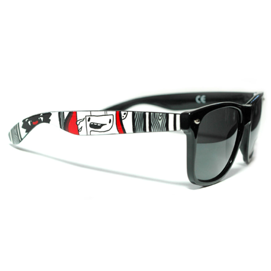Artist Paints Cartoon Characters On Wayfarer Sunglasses Artist Paints Cartoon Characters On Wayfarer Sunglasses