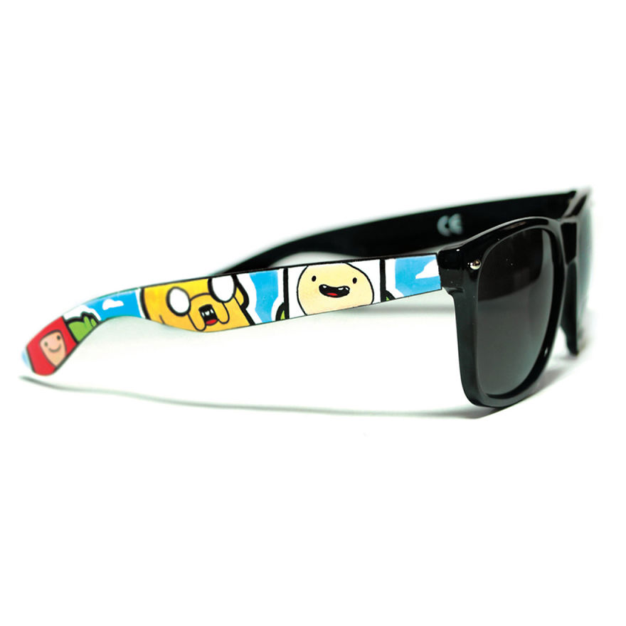 Artist Paints Cartoon Characters On Wayfarer Sunglasses Artist Paints Cartoon Characters On Wayfarer Sunglasses