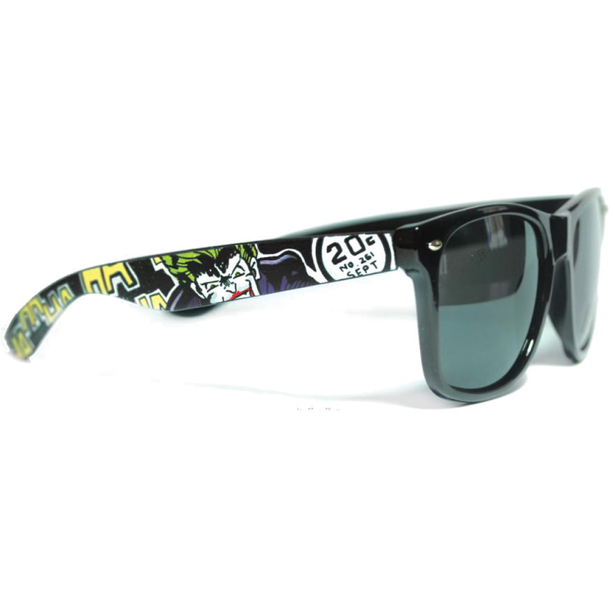 Artist Paints Cartoon Characters On Wayfarer Sunglasses Artist Paints Cartoon Characters On Wayfarer Sunglasses