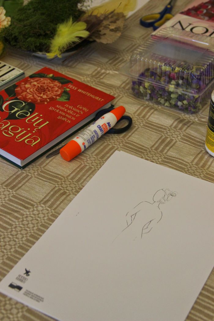Lithuanian Library Invited Readers To Create Floral Illustrations For Their Mothers Lithuanian Library Invited Readers To Create Floral Illustrations For Their Mothers