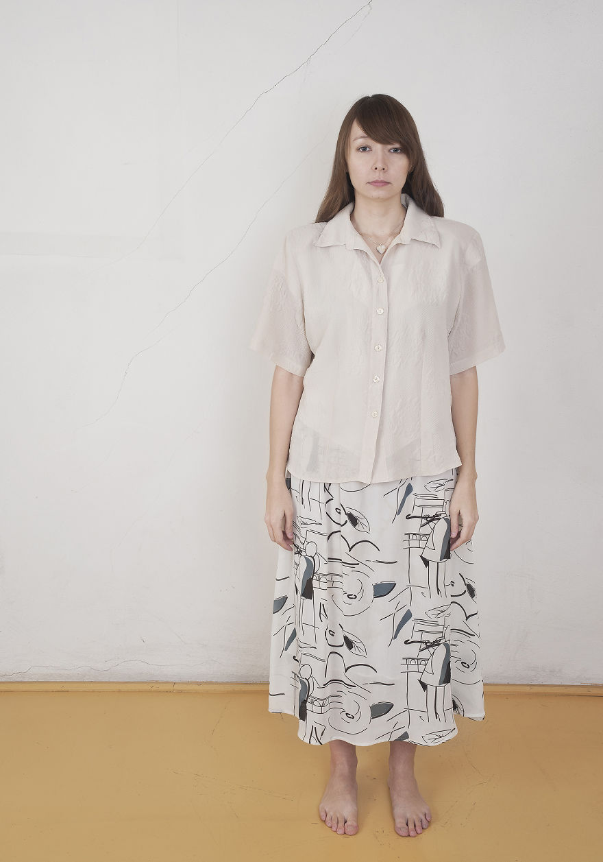 4 Years After My Mom Died Of Cancer, I Put On Her Clothes To Remember Our Best Moments 4 Years After My Mom Died Of Cancer, I Put On Her Clothes To Remember Our Best Moments