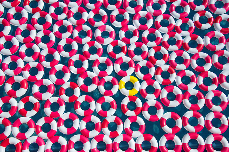 Poolside Photos With 1,000 Inner Tubes Bring Back 1960s Mediterranean Glamor Poolside Photos With 1,000 Inner Tubes Bring Back 1960s Mediterranean Glamor