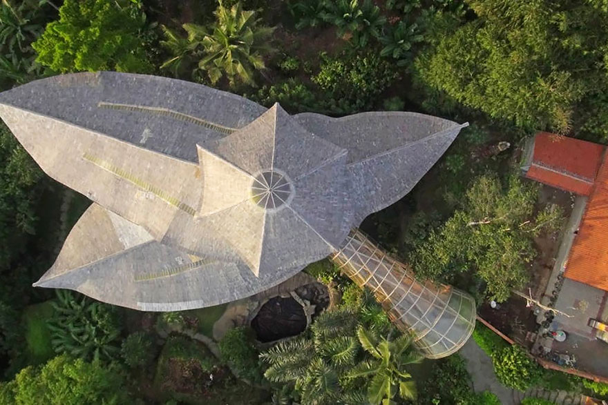 bamboo-house-ted-talk-sharma-springs-elora-hardy-ibuku-bali-12