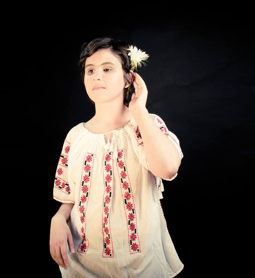 beauty-blind-girls-simona-cristea-adela-vrinceanu-3 beauty-blind-girls-simona-cristea-adela-vrinceanu-3