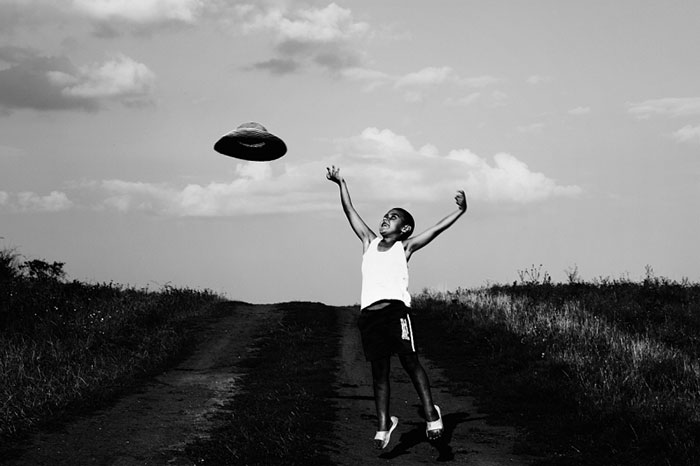 black-and-white-photography-childhood-joy-felicia-simon-7 black-and-white-photography-childhood-joy-felicia-simon-7