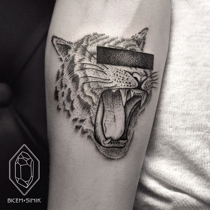 dotwork-line-geometric-tattoo-bicem-sinik-6 dotwork-line-geometric-tattoo-bicem-sinik-6