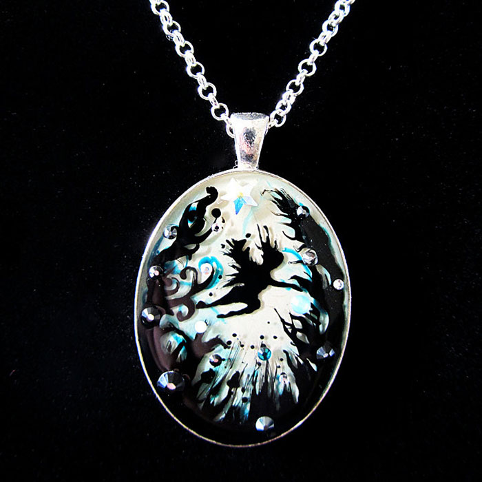 hand-painted-miniature-scenes-jewelry-samantha-lucy-7