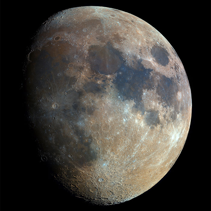 Self-Taught Polish Astrophotographer Captures High-Res Moon Photo By Combining 32,000 Shots