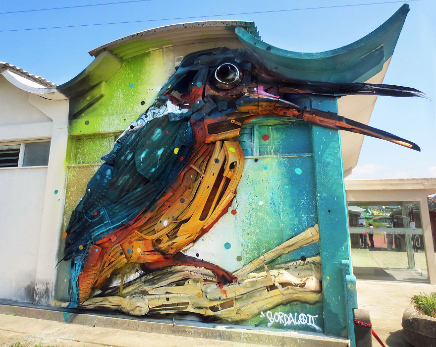 Big Trash Animals: Artist Turns Junk Into Animals To Remind Us About Pollution Big Trash Animals: Artist Turns Junk Into Animals To Remind Us About Pollution