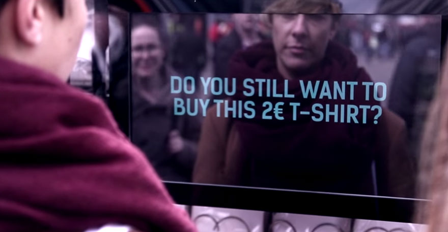 vending-machine-social-experiment-2-euro-t-shirt-fashion-revolution-10 vending-machine-social-experiment-2-euro-t-shirt-fashion-revolution-10