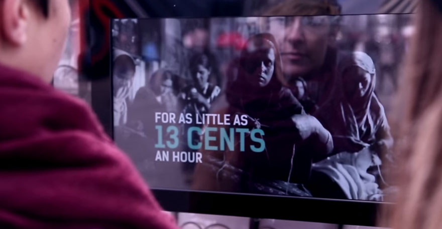 vending-machine-social-experiment-2-euro-t-shirt-fashion-revolution-19 vending-machine-social-experiment-2-euro-t-shirt-fashion-revolution-19