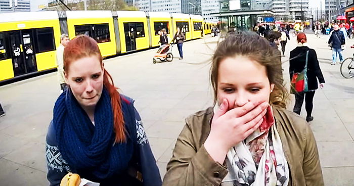 This Vending Machine Sold T-Shirts For Only 2 Euros, But Nobody Wanted To Buy Them