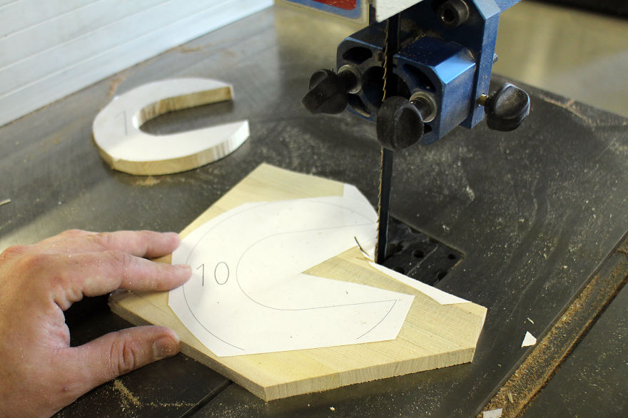 DIY Shape-Shifting Lamp That You Can Flip, Swirl And Arrange However You Want