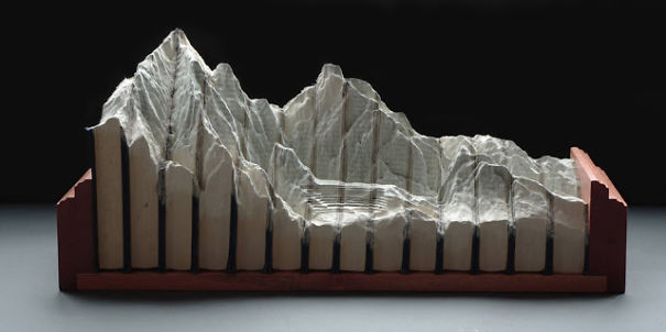 12 Amazing Book Sculpture