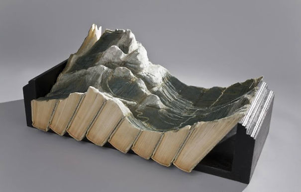 12 Amazing Book Sculpture