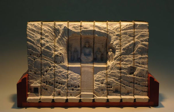 12 Amazing Book Sculpture