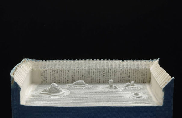 12 Amazing Book Sculpture