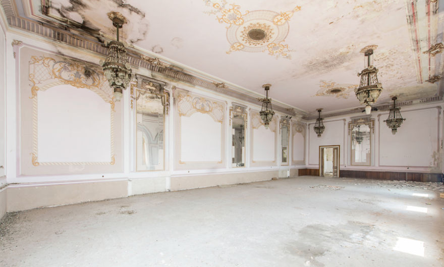 This Abandoned Casino Which Was Once The Most Magnificent Building In Romania Is Renovated