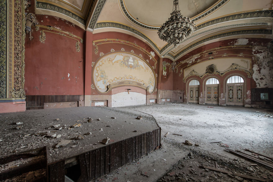 This Abandoned Casino Which Was Once The Most Magnificent Building In Romania Is Renovated This Abandoned Casino Which Was Once The Most Magnificent Building In Romania Is Renovated