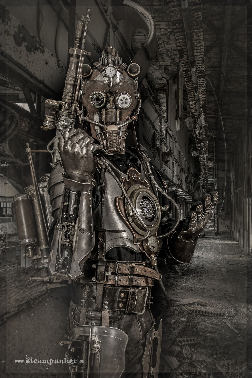 I Hand-Craft Steampunk Costumes From Old Parts For Movies I Hand-Craft Steampunk Costumes From Old Parts For Movies