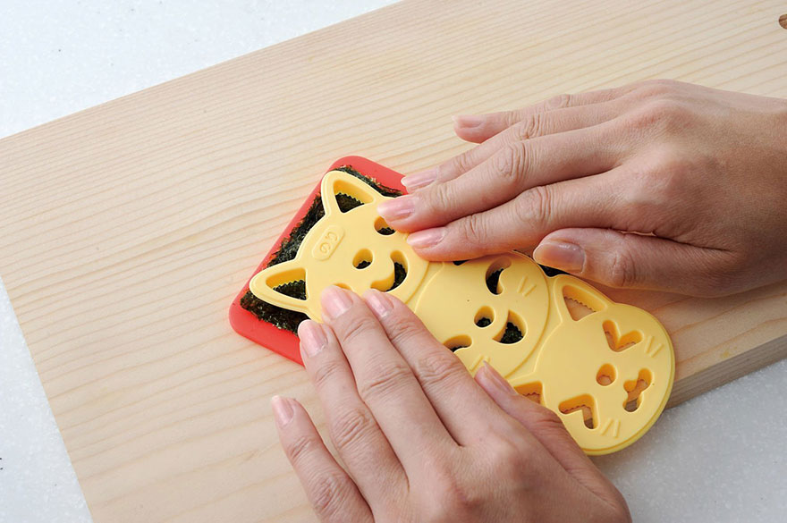 Onigiri-cat-face-omusubi-Nyan-rice-balls-3